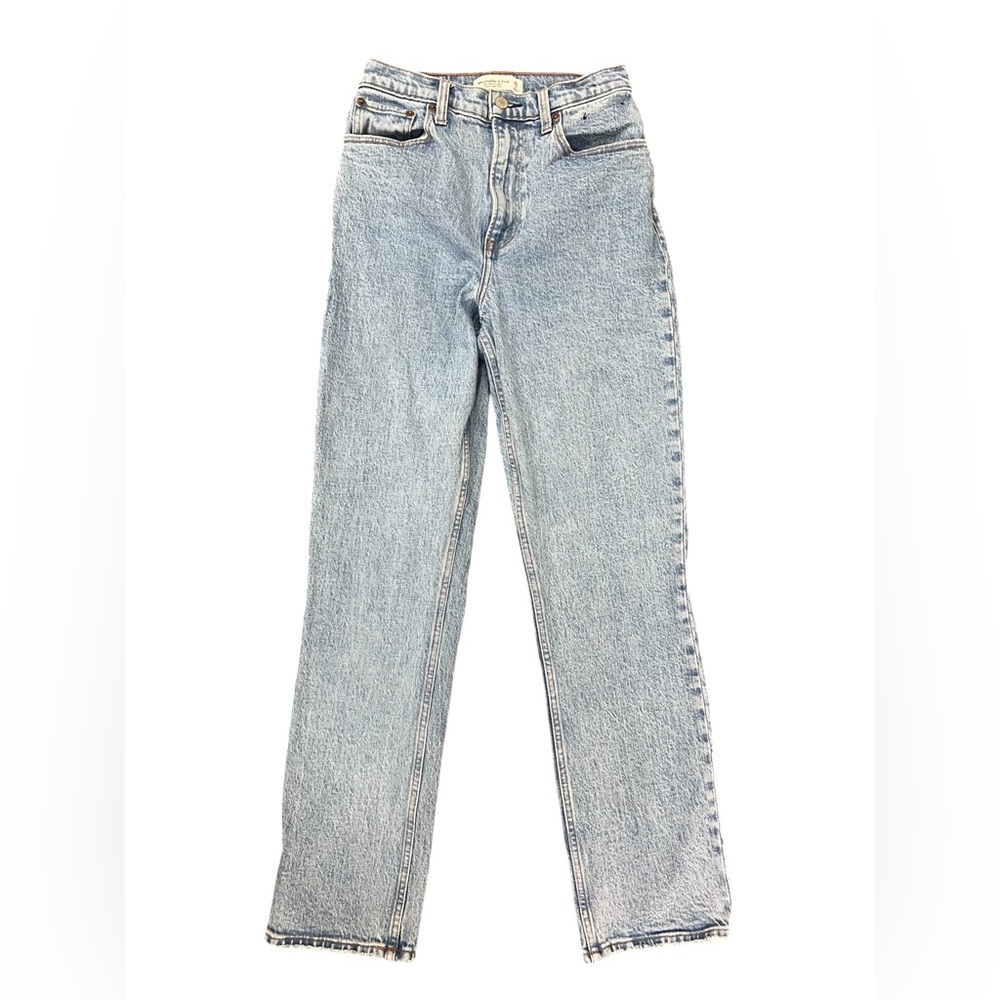 Abercrombie & Fitch The 90’s Ultra High Rise Jean Straight Leg